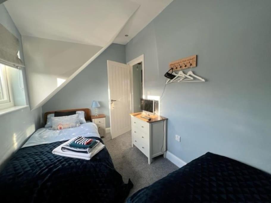 Orchard Lodge -Coastal Retreat, New Build, Village Views, Private Garden And Terrace Saint Brides Major Εξωτερικό φωτογραφία